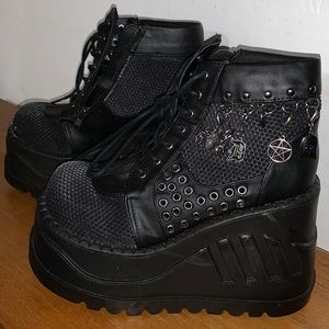 Demonia’s size 9! Stomp - 18. Worn once last year ‘21 on Halloween!